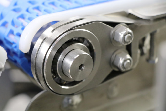 Heavy-duty bearings provide long service life